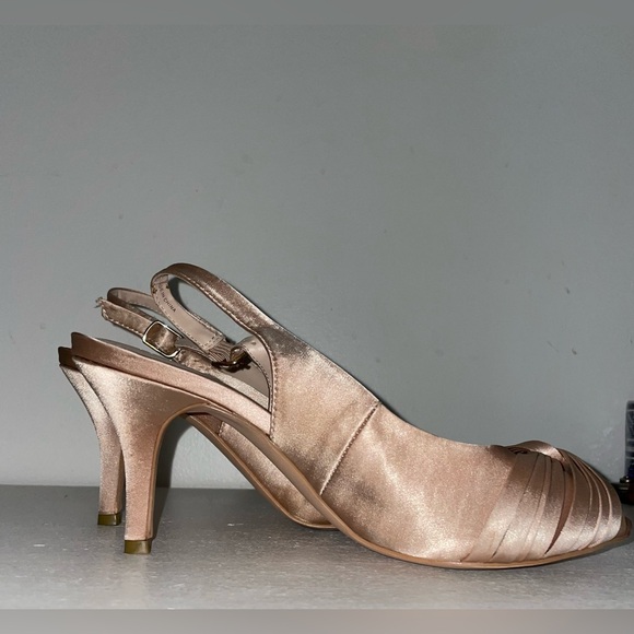 LA CHATEAU HIGH HEELS SIZE 7 WOMEN’S - Picture 4 of 16